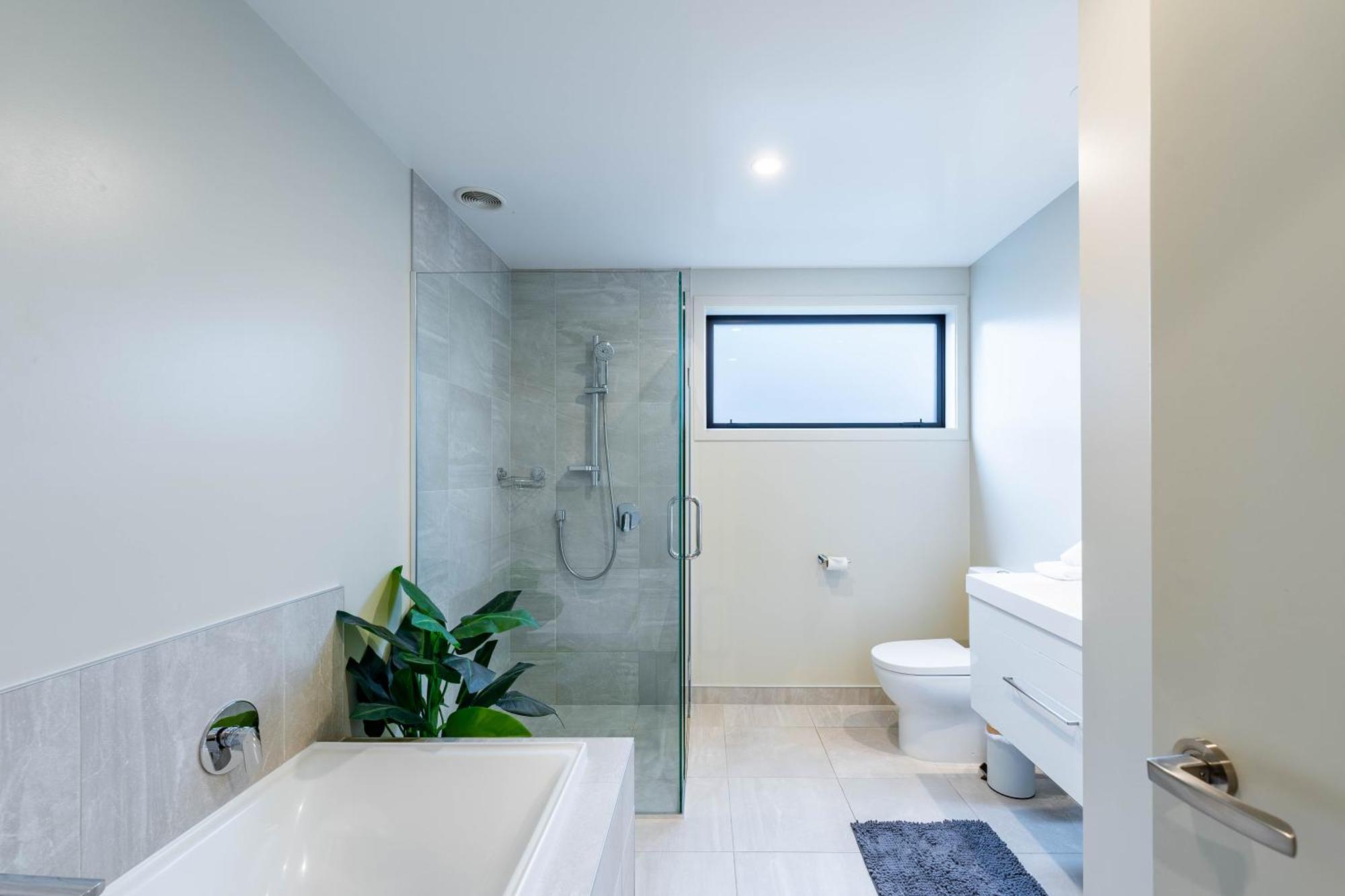 Outlet Sanctuary Villa Wanaka Bagian luar foto