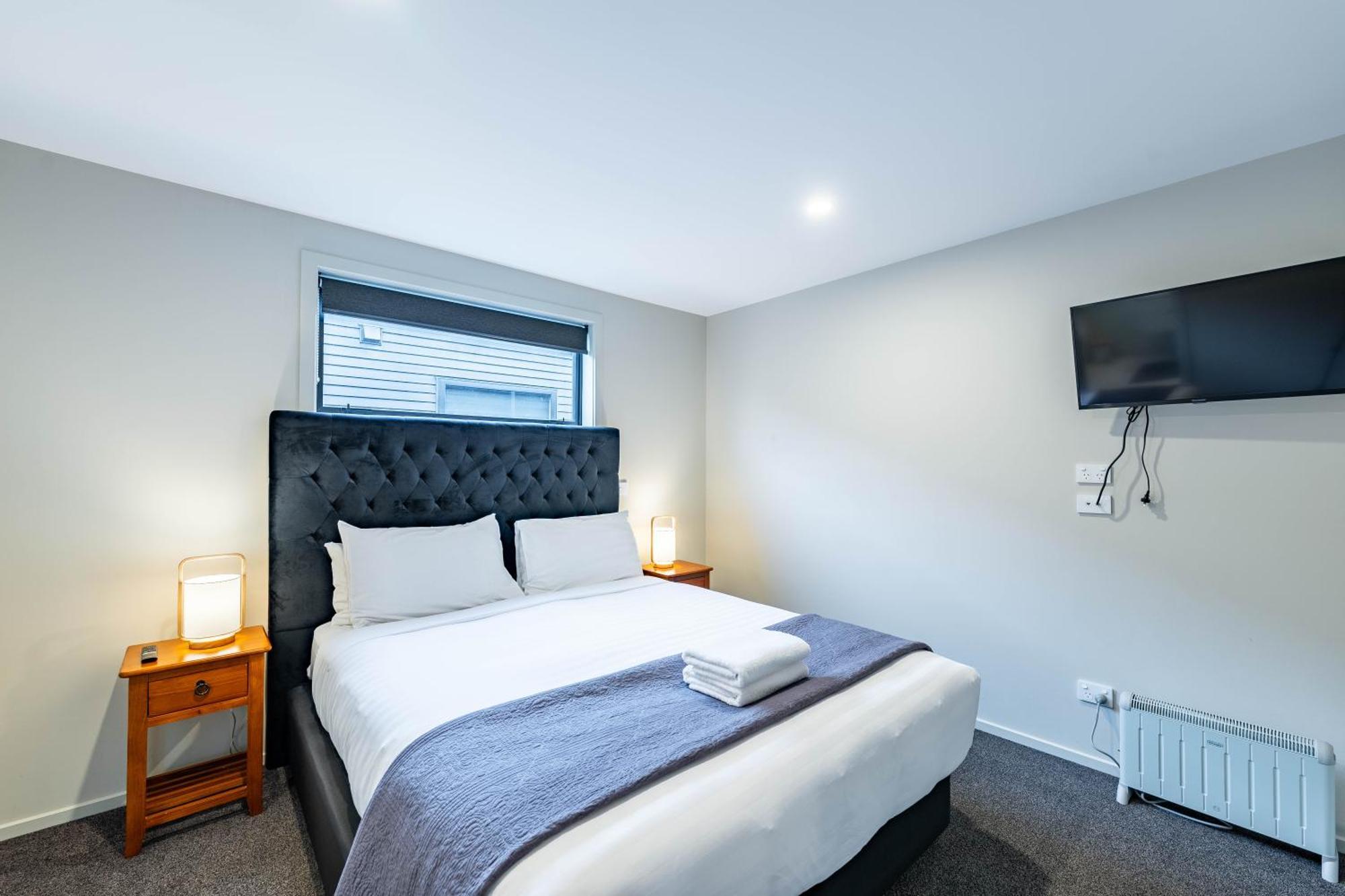 Outlet Sanctuary Villa Wanaka Bagian luar foto